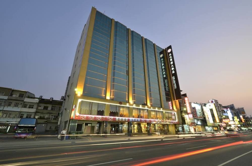 Ever Delightful Business Hotel Chiayi City Exterior photo